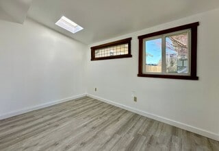 112 Wells Ave S in Renton, WA - Building Photo - Building Photo
