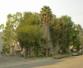 Franklin Place in Los Angeles, CA - Foto de edificio - Building Photo