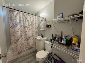 805 E Michigan Ave in Urbana, IL - Building Photo - Building Photo