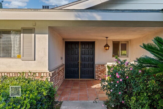 6412 Manchester Ln in Bakersfield, CA - Building Photo - Building Photo