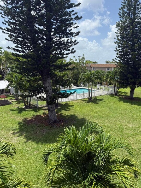 2839 Taylor St in Hollywood, FL - Foto de edificio