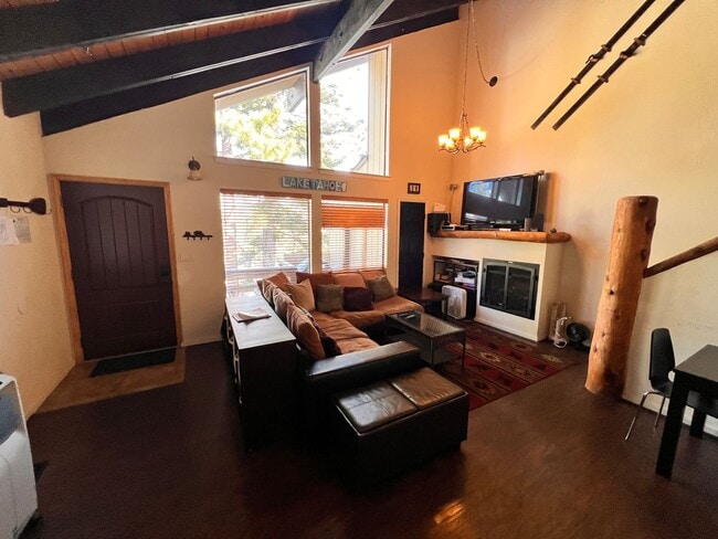 251 Orion Ln in Stateline, NV - Building Photo - Building Photo