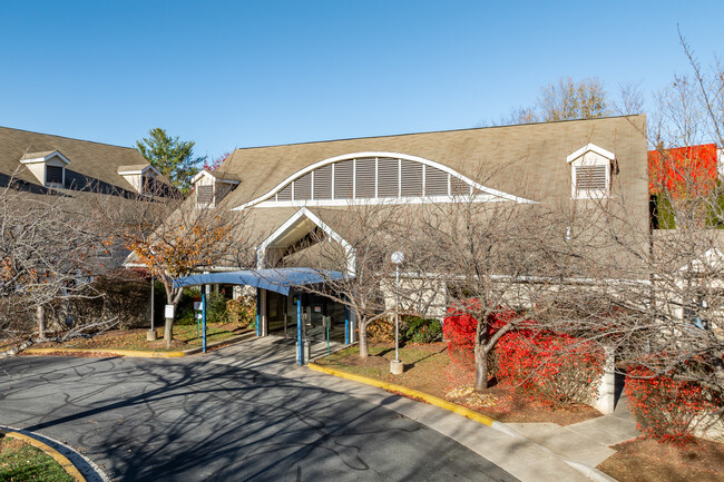 Seneca Heights Apartments in Gaithersburg, MD - Building Photo - Building Photo