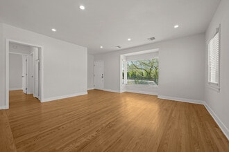 5935 W 79th St in Los Angeles, CA - Building Photo - Building Photo