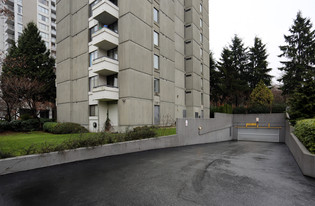 Haro Place in Vancouver, BC - Building Photo - Building Photo