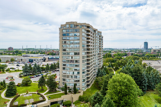 Discovery Palace I in Pickering, ON - Building Photo - Building Photo