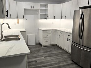 4 Edinburgh Dr in St Catharines, ON - Building Photo - Building Photo