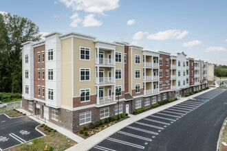 Soldier Hill Commons in Paramus, NJ - Foto de edificio - Building Photo