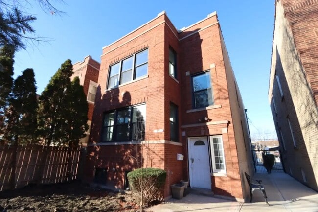 3120 W Eastwood Ave, Unit 2, Unit 2