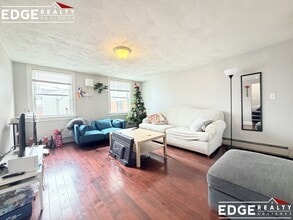 5 Cottage St in Boston, MA - Building Photo - Building Photo