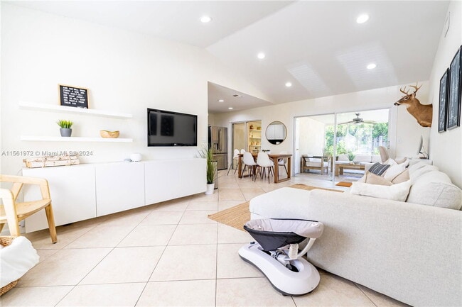 18825 Cloud Lake Cir in Boca Raton, FL - Building Photo - Building Photo