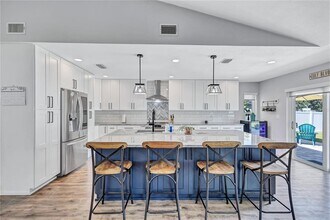 10825 Christopher Ct in Largo, FL - Building Photo - Building Photo