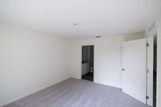 664 Hillview Lp in Haines City, FL - Building Photo - Building Photo