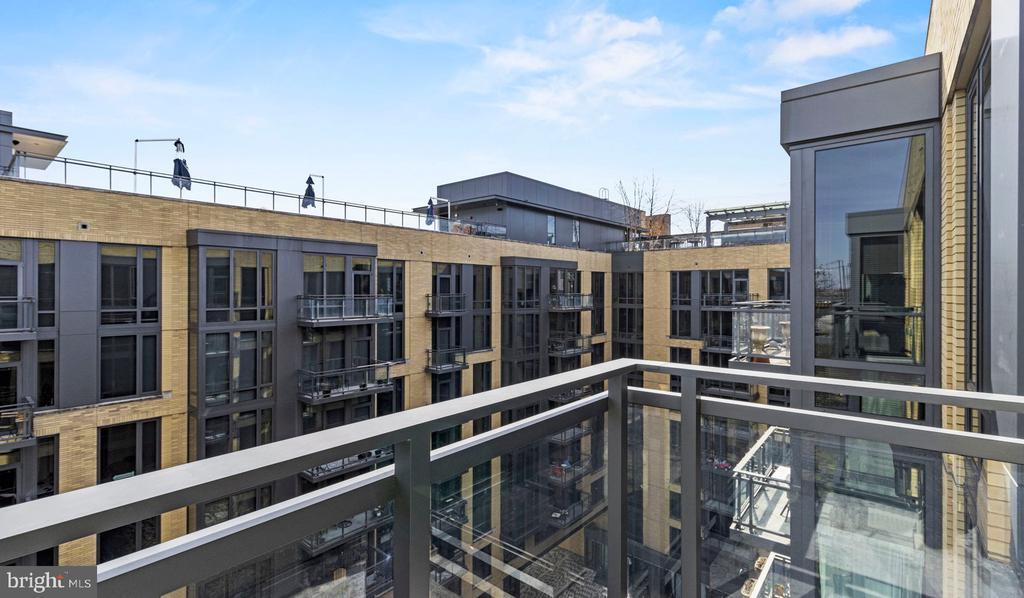 8300 Wisconsin Ave in Bethesda, MD - Building Photo