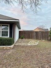 1593 Sandhurst Dr in Waxahachie, TX - Building Photo - Building Photo