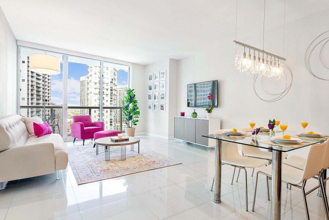 485 Brickell Ave in Miami, FL - Building Photo