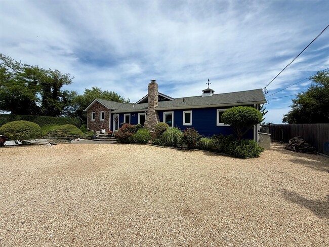 296 Asharoken Ave in Northport, NY - Building Photo - Building Photo