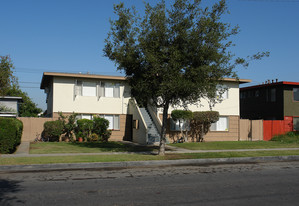 2612 S Rosewood Ave Apartments