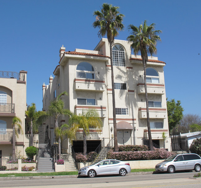 7407 W Manchester Ave in Los Angeles, CA - Building Photo - Building Photo