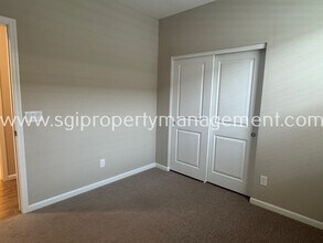 17322 W Country Club Terrace in Surprise, AZ - Building Photo - Building Photo
