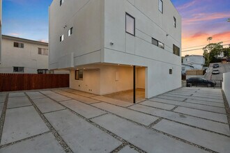 3820 Montclair St in Los Angeles, CA - Foto de edificio - Building Photo