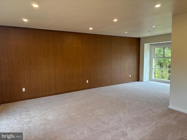 1249 Derbyshire Rd in Rockville, MD - Building Photo - Building Photo