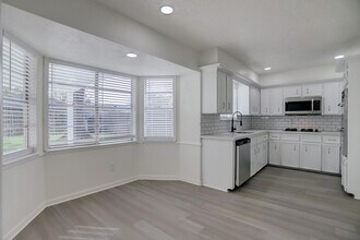 6227 Leaf Arbor Dr in Houston, TX - Building Photo - Building Photo