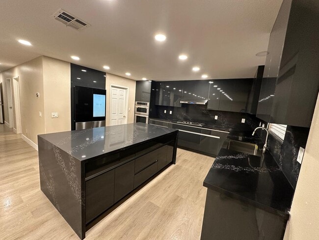 property at 32654 Via Perales