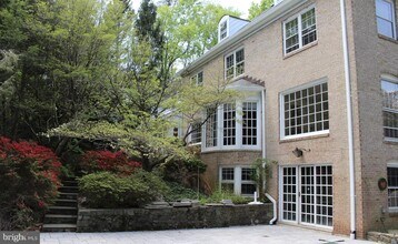 7308 Burdette Ct in Bethesda, MD - Building Photo - Building Photo