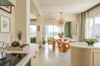 16 Island Ave in Miami Beach, FL - Building Photo - Building Photo