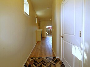 2374 NE Keats Dr in Bend, OR - Foto de edificio - Building Photo