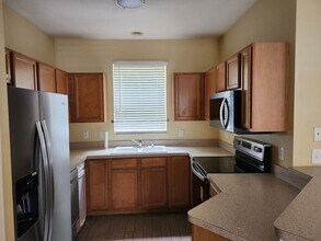 11012 Black Swan Ct in Seffner, FL - Building Photo - Building Photo