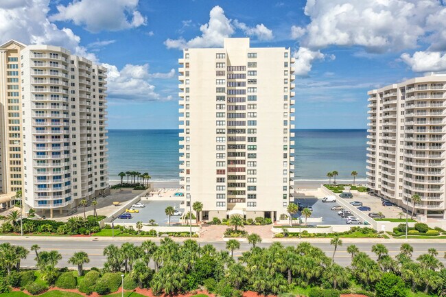2947 S Atlantic Ave, Unit 301 in Daytona Beach Shores, FL - Building Photo - Building Photo