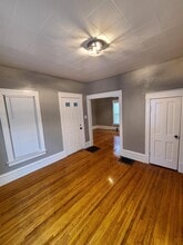 821 W 1st St in Waterloo, IA - Building Photo - Building Photo