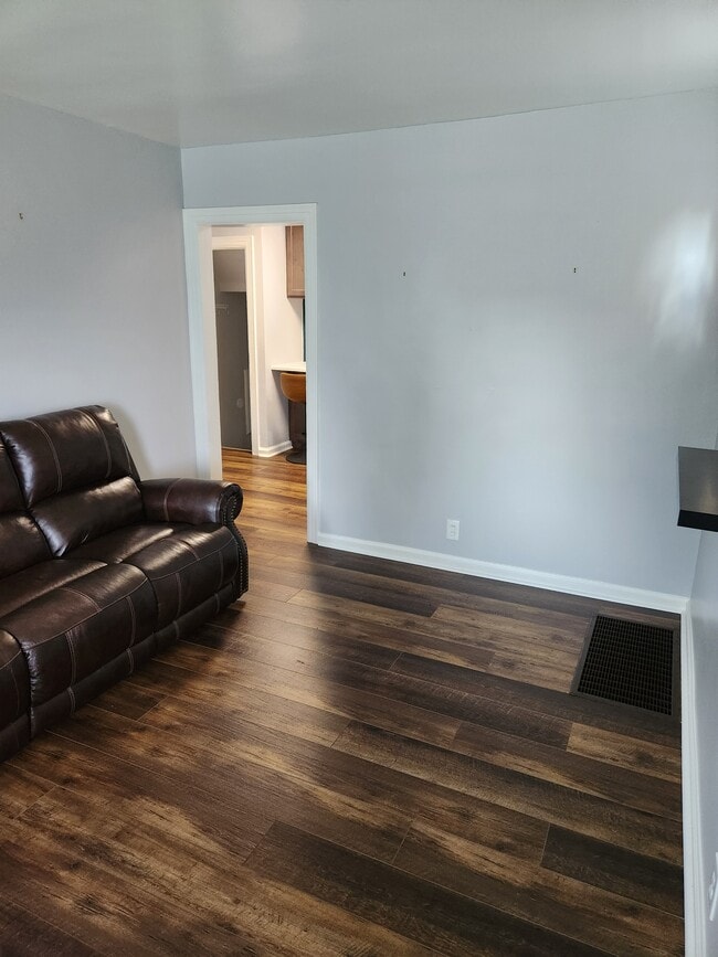 1805 Gummer Ave in Dayton, OH - Building Photo - Building Photo