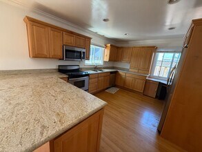 2337 Bohannon Dr in Santa Clara, CA - Building Photo - Building Photo