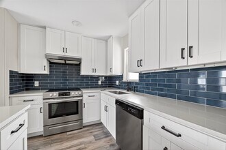 4106 White St in Bacliff, TX - Building Photo - Building Photo