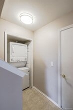 100 Evergreen Tr in Lake Orion, MI - Foto de edificio - Building Photo