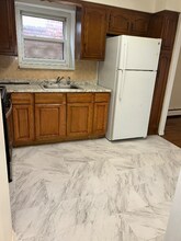 142-22 Pershing Crescent in Queens, NY - Building Photo - Building Photo