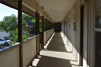 Willow Bend Apartments in Odessa, TX - Building Photo - Building Photo