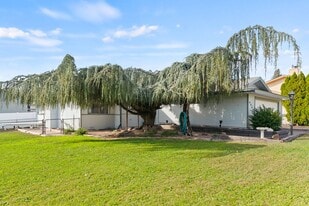 M6902 Alpine Way in Yakima, WA - Building Photo