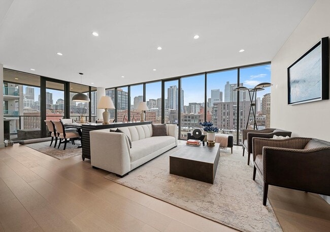 366 W Superior St in Chicago, IL - Building Photo - Building Photo