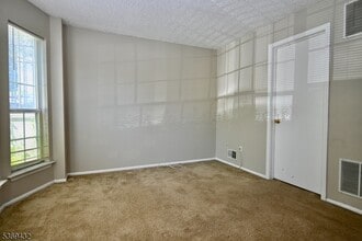 1206 Sycamore Ln in Mahwah, NJ - Building Photo - Building Photo