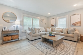 1364 E Norcova Dr in Norfolk, VA - Building Photo - Building Photo
