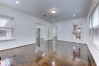 2415 Elmen St in Houston, TX - Building Photo - Building Photo