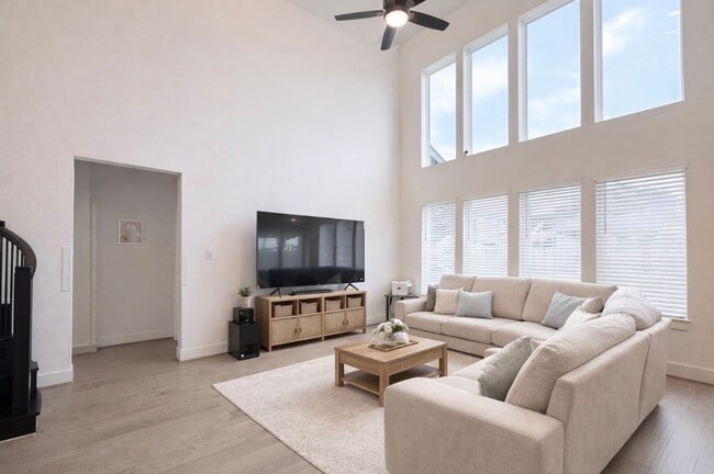 31426 Warm Kindling Wy