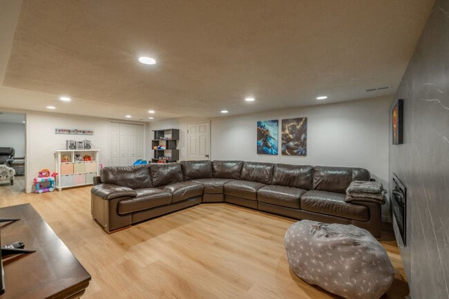 9164 Coppercreek Cir in Sandy, UT - Building Photo - Building Photo