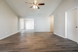 375 Springlake Dr in Lawrenceville, GA - Building Photo - Building Photo