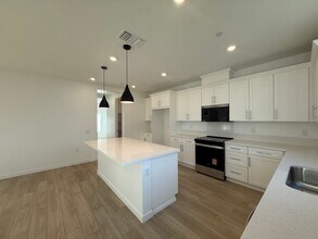 42965 56th St W in Lancaster, CA - Building Photo - Building Photo