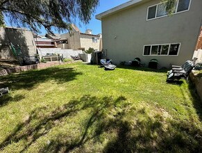 2103 Carnegie Ln, Unit #1 in Redondo Beach, CA - Building Photo - Building Photo